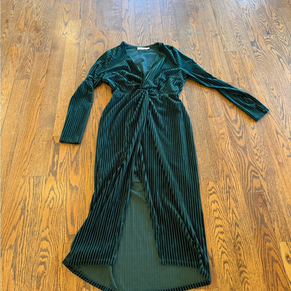 Lush Green Velvet Long Sleeve Dress